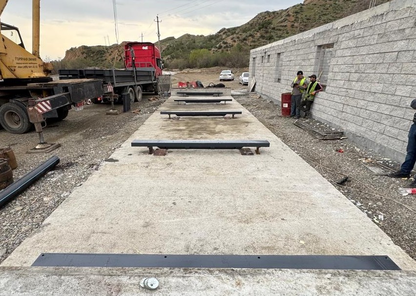 Truck scale installation gallery photo 1