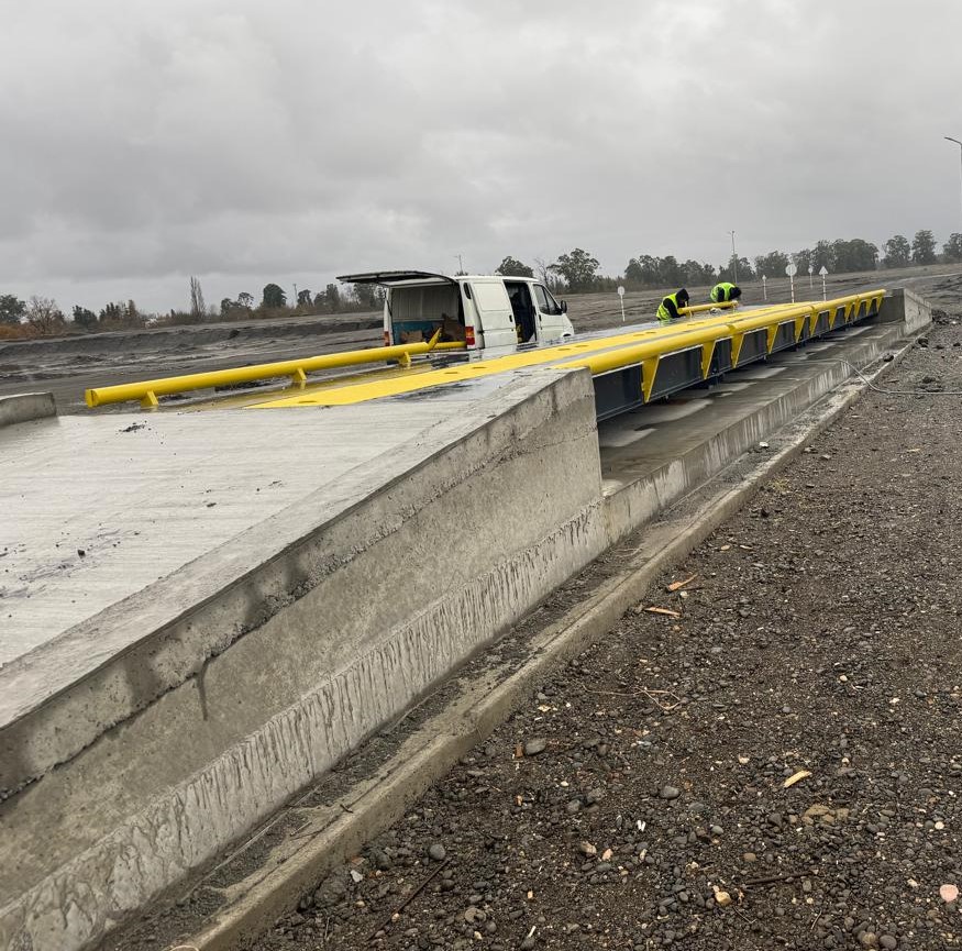 120 ton DVALI Super Heavy truck scale angled view