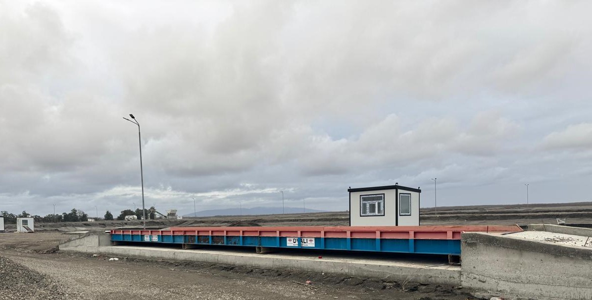 80 ton DVALI Super Heavy truck scale additional view