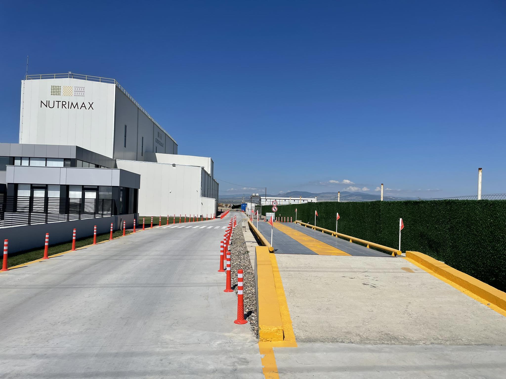 80 ton DVALI S truck scale system detail