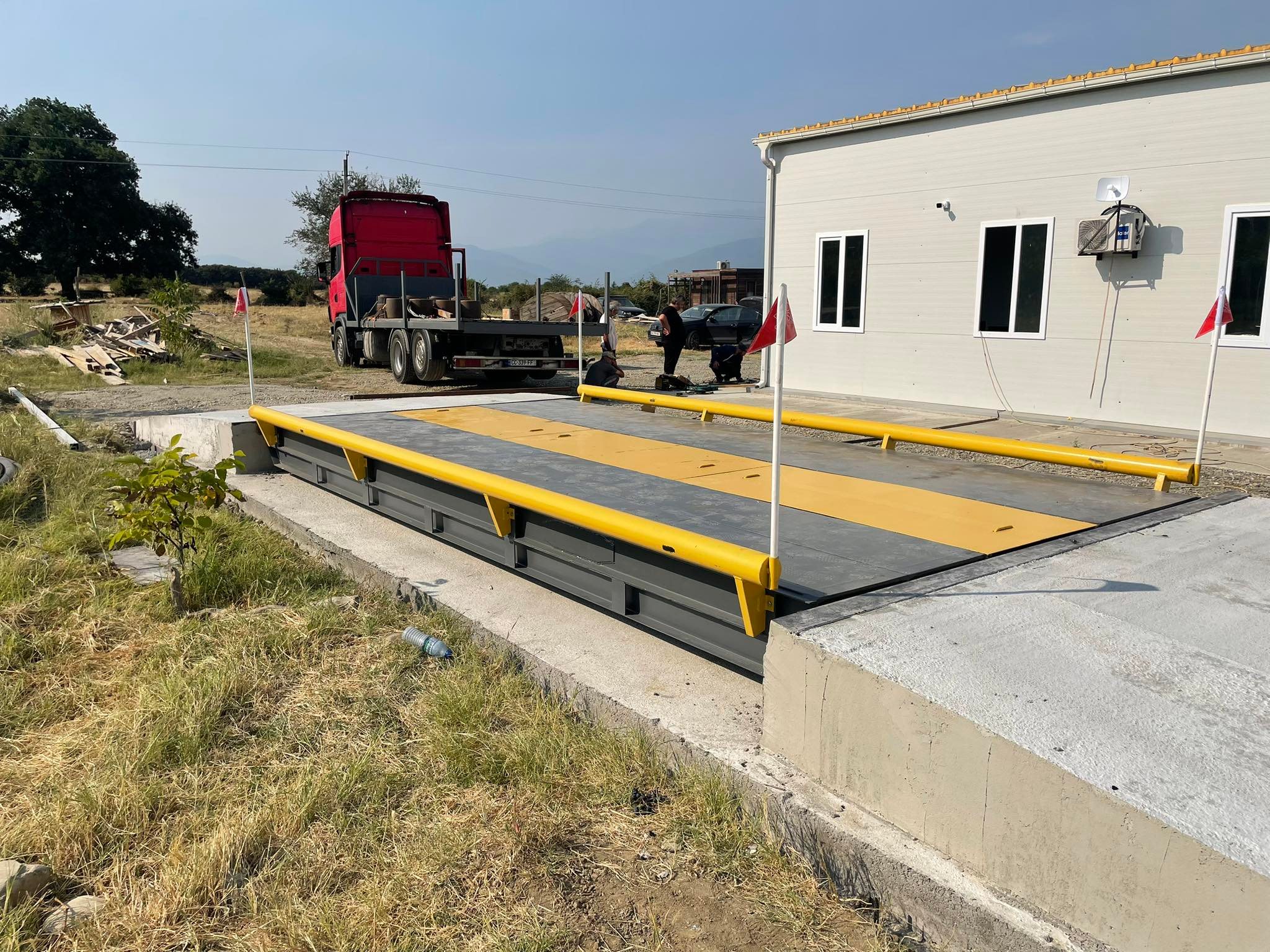 DVALI Farmer truck scale family 30 ton image 1